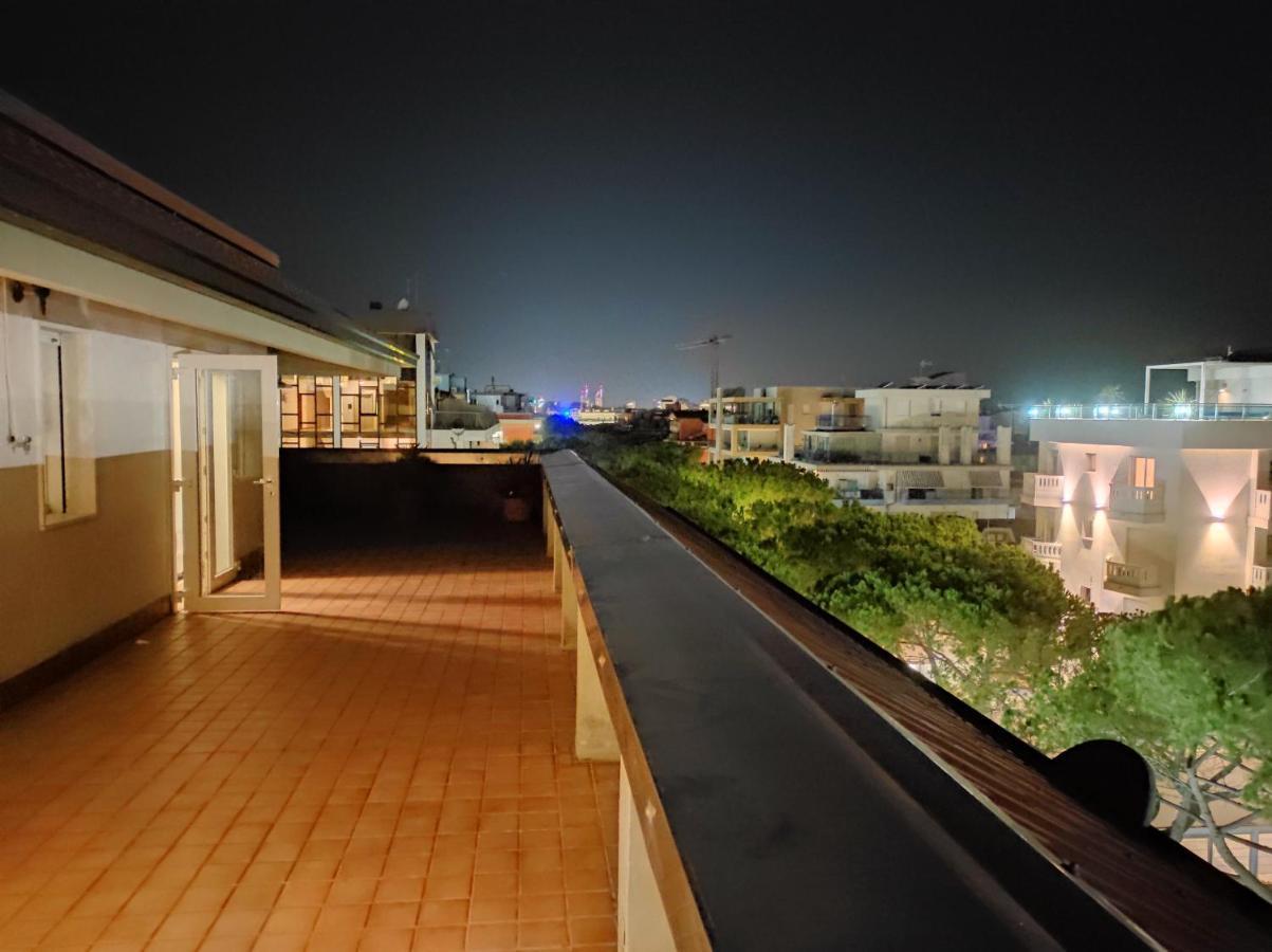 Blue Moon Penthouse Daire Lido di Jesolo Dış mekan fotoğraf